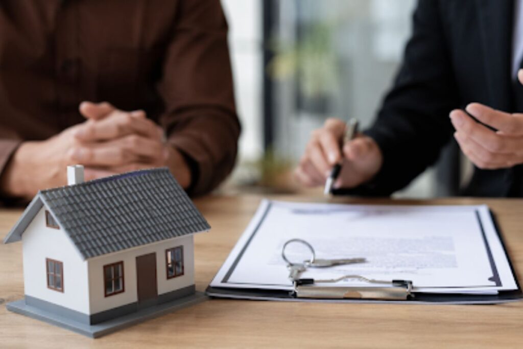 What does contingent mean in real estate – infographic showing inspection, financing, and sale contingencies